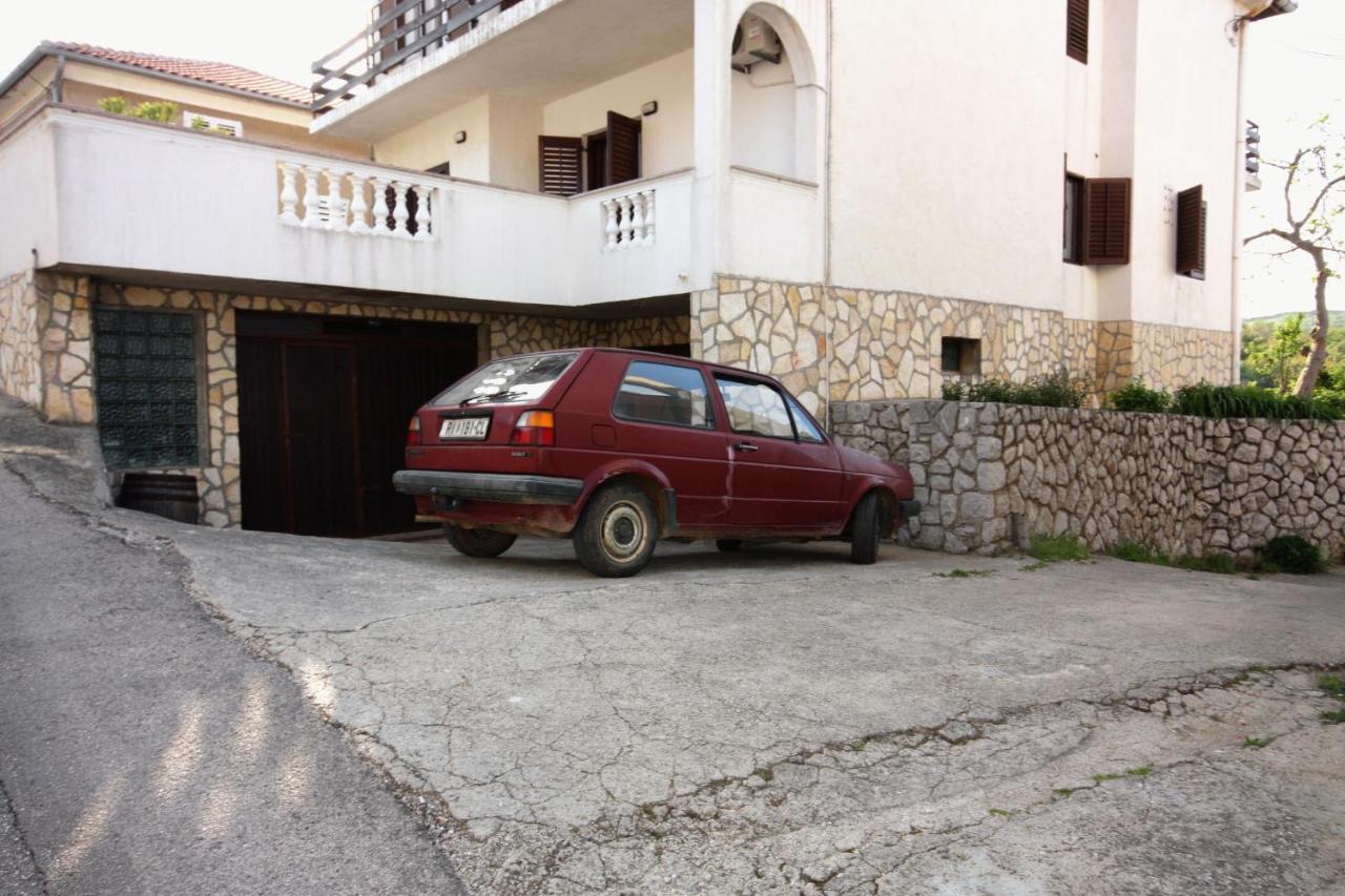 Apartments And Rooms With Parking Space Vrbnik, Krk - 5301 Extérieur photo